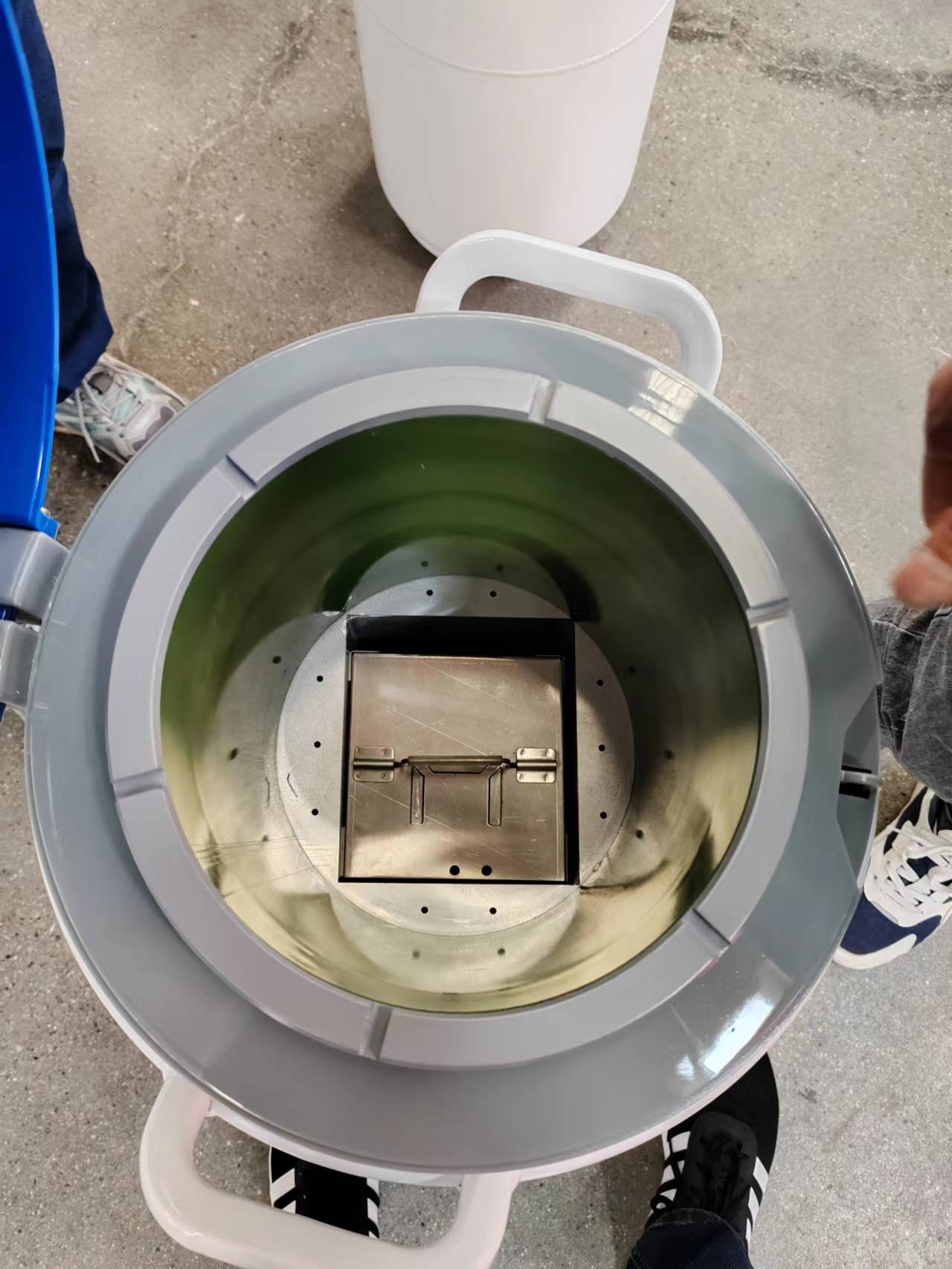 液氮罐内部