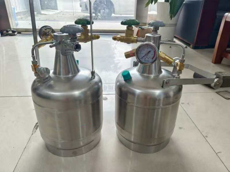 自增压液氮罐
